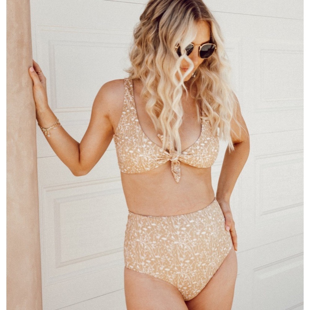 Dippin Daisy’s Bikini Set 🌸